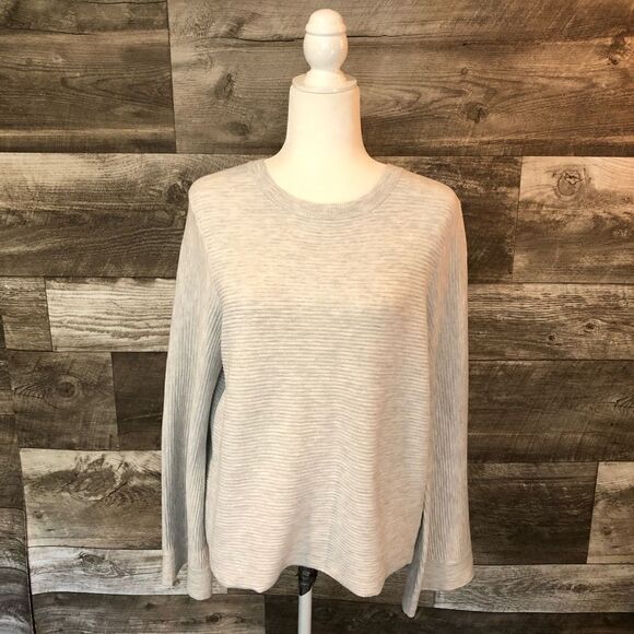 G F Collection knit gray long sleeve split back top - S - 🙂3/$15 - Picture 2 of 8